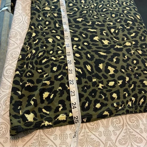 Chico's Sz 2 Metallic Gold Leopard Print Short Sleeve T Shirt Tee Top Blouse L - Picture 4 of 11